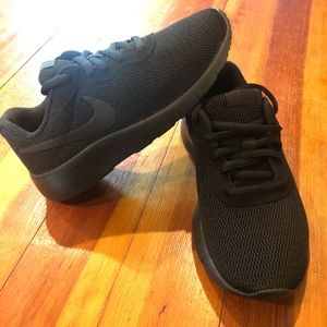 NWOT Nike Shoes